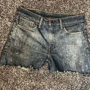 32 Levi’s 511 shorts 💛